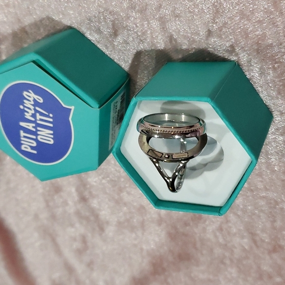 Origami Owl Ring 💍 - Picture 2 of 7